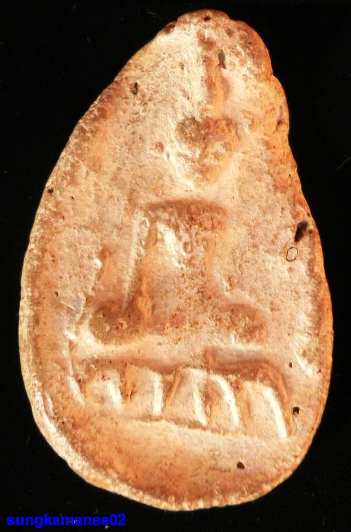 พระนางกำแพงฐานตาราง ครับ