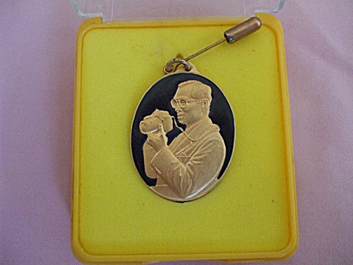 เหรียญในหลวงทรงกล้อง 72 พรรษา 5 ธันวาคม 2542