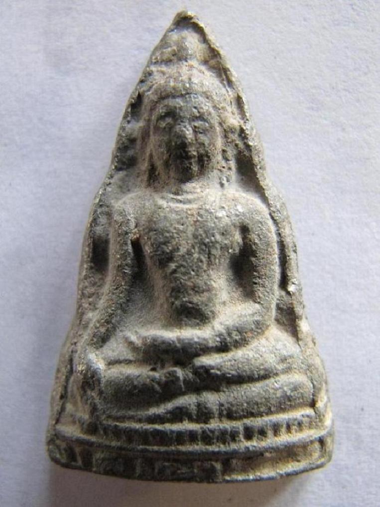 พระท่ามะปรางค์เนื้อชินเงินจะเอาไปใส่กรอบเงินเหมาะมั้ยครับ