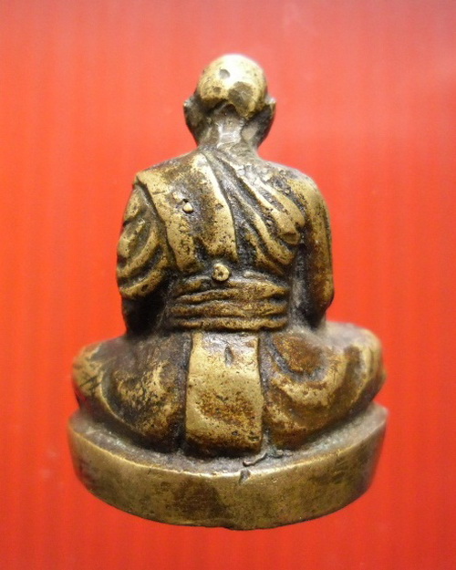 รูปหล่อหลวงพ่อน้อย วัดธรรมศาลา ขอทราบรุ่นหน่อยครับ สับสนครับ