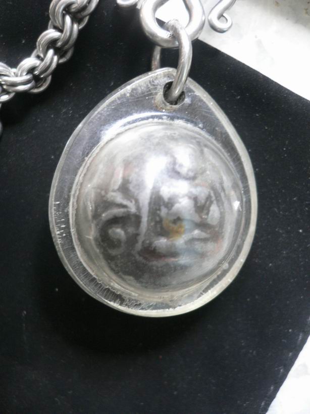 พระลูกอม ตะกั่ว ครับ