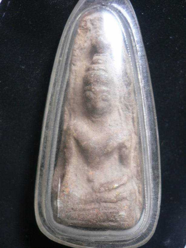 คล้ายพระกรุถ้ำเสือ ครับ 