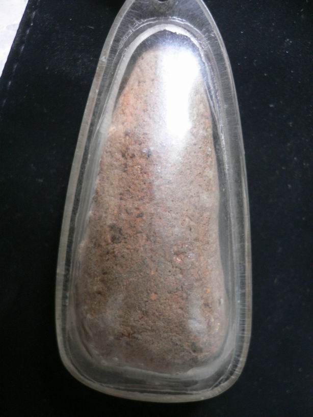 คล้ายพระกรุถ้ำเสือ ครับ 