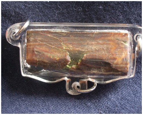 งาช้างเก่ามาก แกะเป็นรูปพระปาง ไสยาสน์ ประจำวัน อังคารครับ