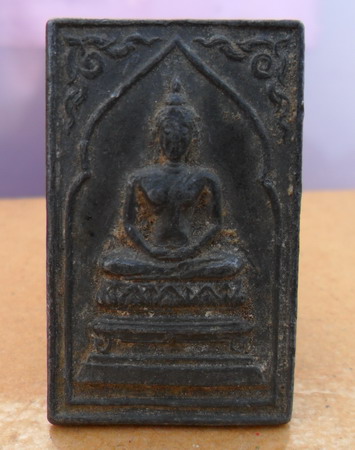 เหรียญหลวงพ่อ เม้า วัดสี่เหลี่ยม จ.บุรีรัมย์ เนื้อชิน ปี ๒๔๕๗