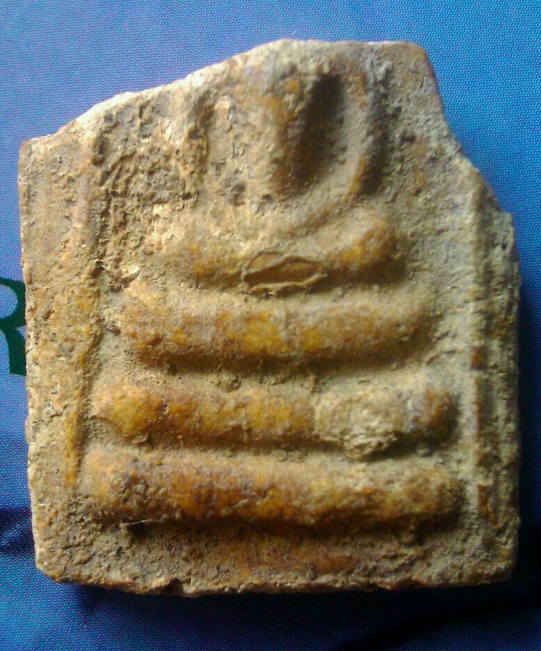 รบกวนพี่ๆช่วยดูพระกรุยอดนิยมให้หน่อยนะครับ