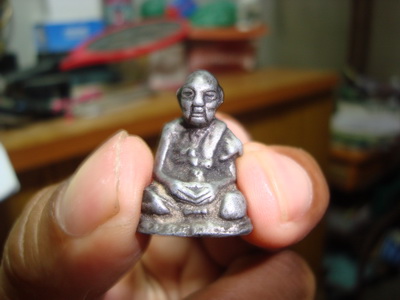 ช่วยเช็ดหลวงปู่สุขวัดโพธิ์ทรายทองว่าสร้างปีไหน(ไม่ใช้เนื้อตะกั้ว)