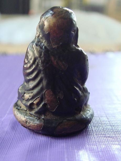 รูปหล่อหลวงพ่อเงิน ขี้ตา ลงรัก แท้ไหมครับ รบกวนครับ