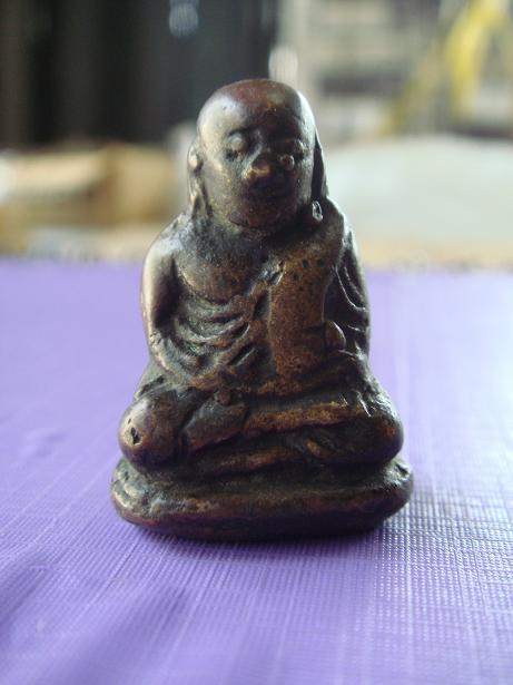 รูปหล่อหลวงพ่อเงิน 3 องค์ ครับ แท้ไหมครับ รบกวนครับ