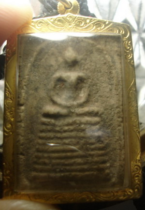 ช่วยดูหน่อย สมเด็จวัดไหนใครสร้างครับ