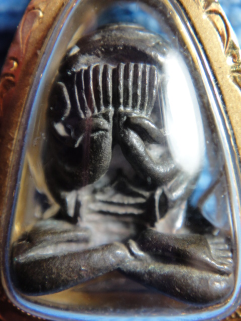 พระปิดตาอุตตโม เนื้อนวโลหะ หลวงปู่ทิม วัดละหารไร่ จ.ระยอง ปี 2518