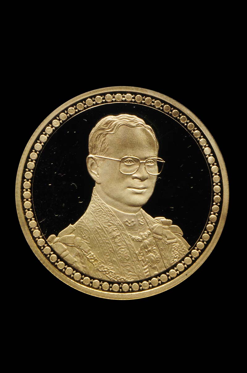 รูปพระเสนอขอเปิดร้าน