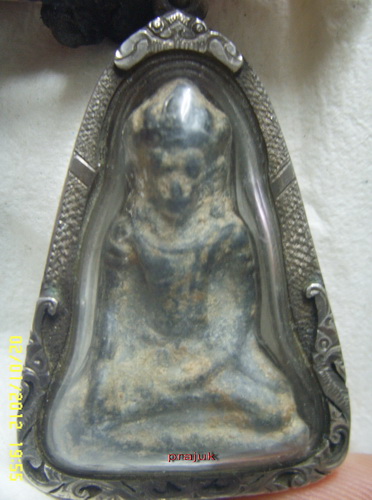 พระร่วงนั่งรบกวนช่วยดูหน่อยครับหรือพระเทิดขนนก