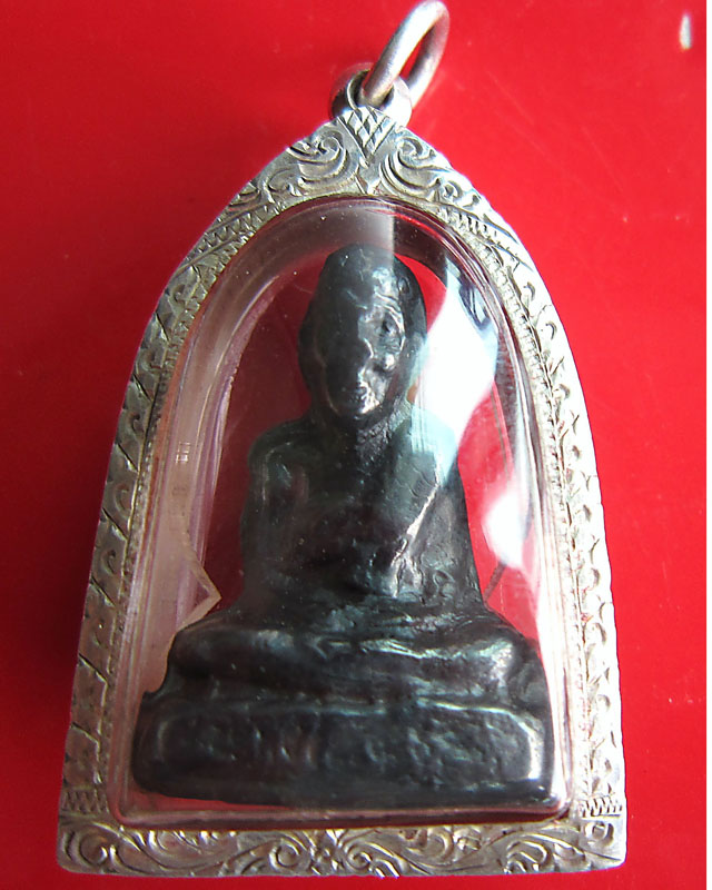 รบกวนด้วยครับ รูปหล่อเนื้อเมฆพัด ไม่ทราบที่