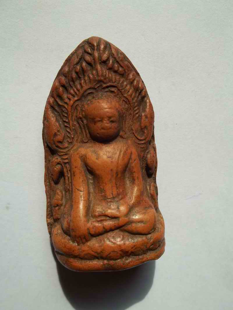 พระลีอโขง  กรุวัดกู่เหล็ก  รบกวนผู้ชำนาญดูหน่อยครับ