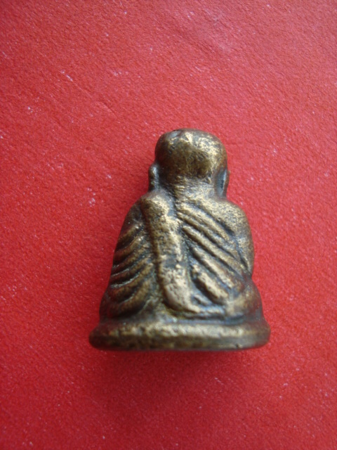 หลวงพ่อเงินรุ่น ฟ้าคำรน องค์นี้ดีไหมคับ