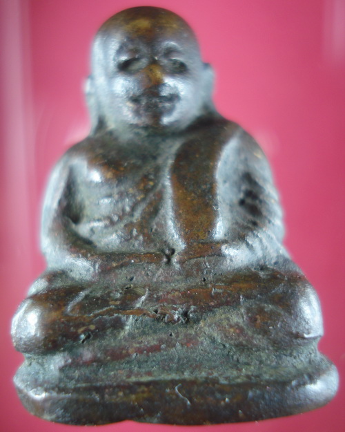 หลวงพ่อเงิน พิมพ์นิยม องค์นี้ดีหรือไม่ครับช่วยหน่อยครับ