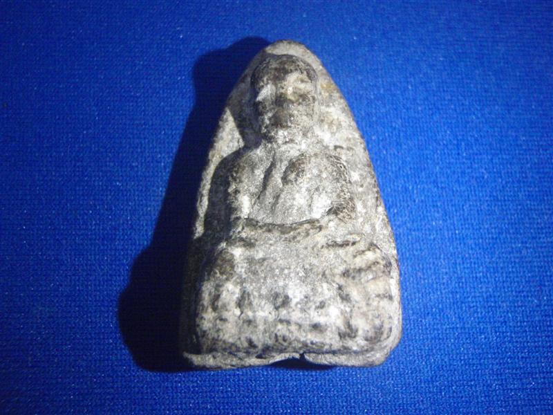 ช่วยดูหลวงปู่ทวดให้ที่ครับ ส่องเห็นมวลแร่สวย