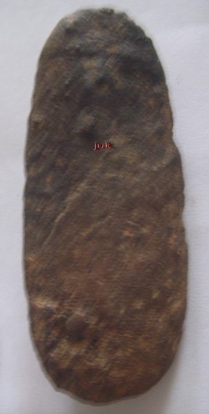 พระลีลาเนื้อดินคล้ายเม็ดขนุนแต่บางไม่ทราบว่าพระกรุมีไหมครับ