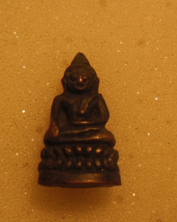 อยากทราบว่าพระผมรุ่นนี้รุ่นอะไรครับแท้มะครับเช่าหาประมาณเท่าไหร่ครับ