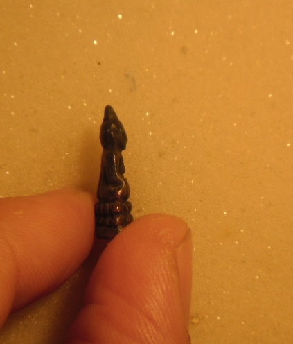 อยากทราบว่าพระผมรุ่นนี้รุ่นอะไรครับแท้มะครับเช่าหาประมาณเท่าไหร่ครับ