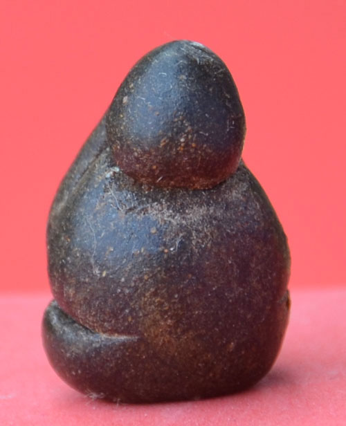 ปิดตาหลวงพ่อแก้ว วัดเครือวัลย์ พิมพ์ปั้นลอยองค์