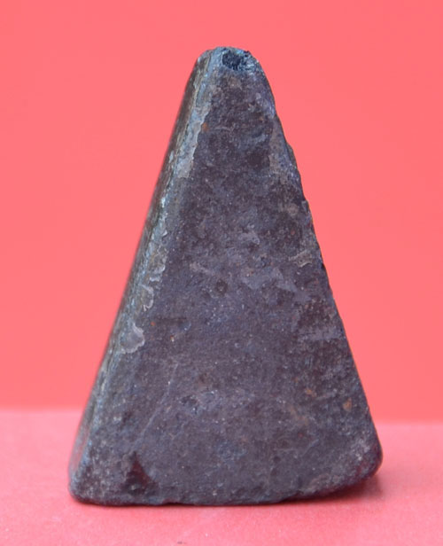 นางพระพญาเข่าโค้ง