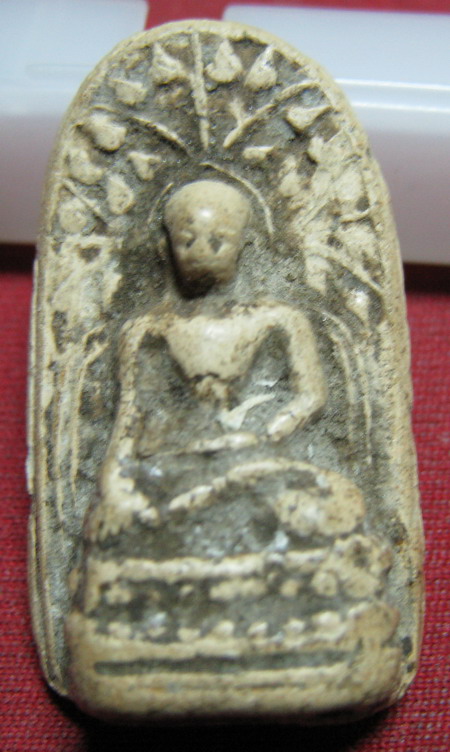 รบกวนพี่ๆช่วยตรวจดูให้หน่อยครับว่าเป็นพระอะไรผมไม่มีความรู้ทางด้านนี้ครับ