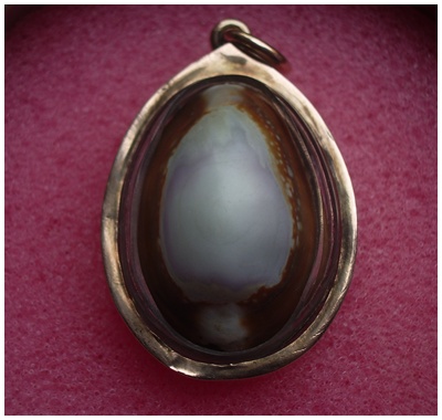  เบี้ยแก้ หลวงพ่อภักตร์ วัดโบสถ์ สามโก้ จ.อ่างทอง เบี้ยเปลือย เลี่ยมนาค สมบูรณ์ครับ