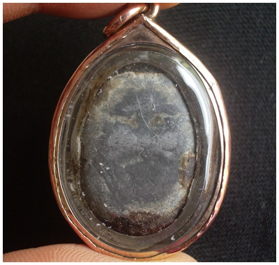  เบี้ยแก้ หลวงพ่อภักตร์ วัดโบสถ์ สามโก้ จ.อ่างทอง เบี้ยเปลือย เลี่ยมนาค สมบูรณ์ครับ