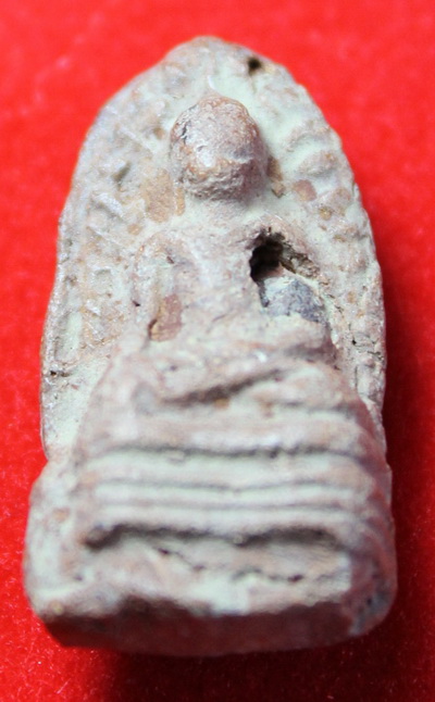 สอบถามพระรอด ไม่ทราบกรุไหนครับ