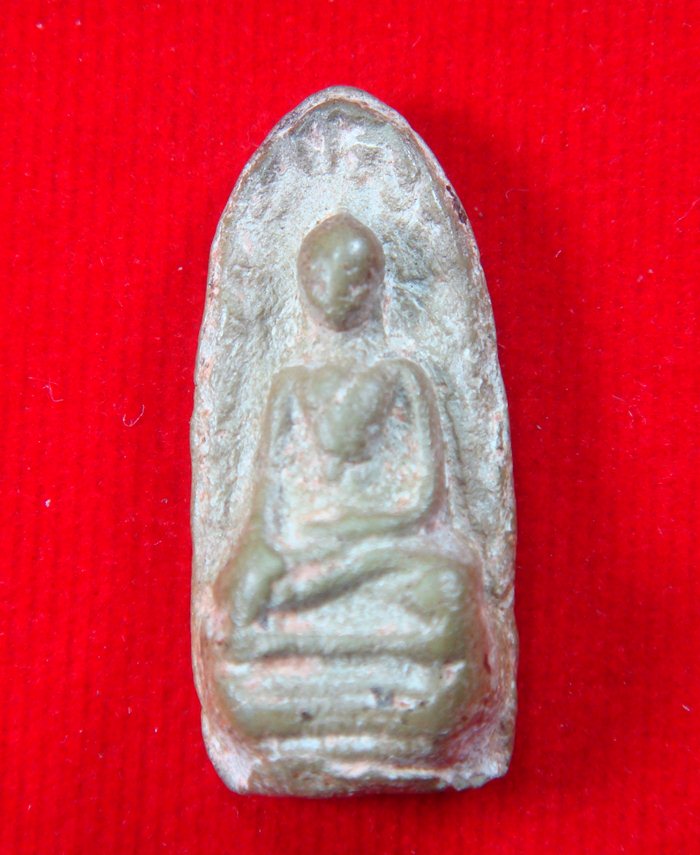 พระรอด เป็นพระกรุหรือพระเกจิครับ