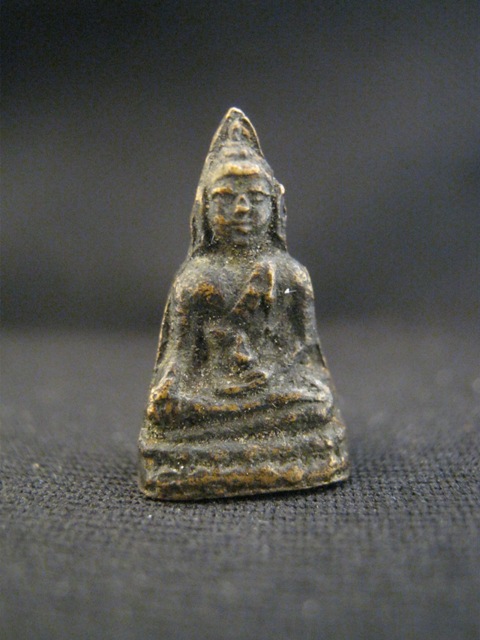 พระชัยวัฒน์ แต่แปลกที่ เขย่าดัง เนื้อหาเก่า แต่ไม่ทราบวัดครับ