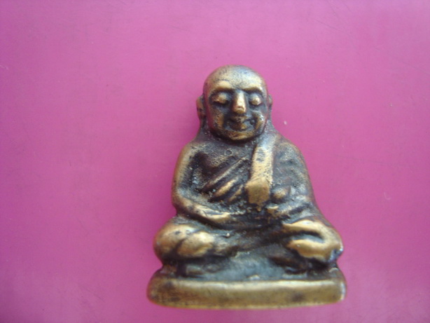 รูปหล่อ ไม่ทราบที่ค่ะ 