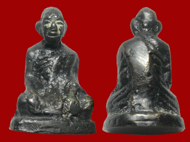 ช่วยดูหน่อยครับว่ารูปหล่อหลวงพ่อท่านใด