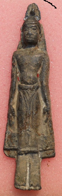 พระยืนเปิดโลก