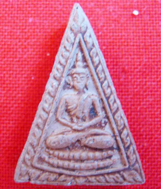 พระผงพิมพ์แบบนี้ มีที่มาใหมครับ ไม่ทราบว่าที่ใหนสร้างครับ ราคาเท่าใหร่ครับ