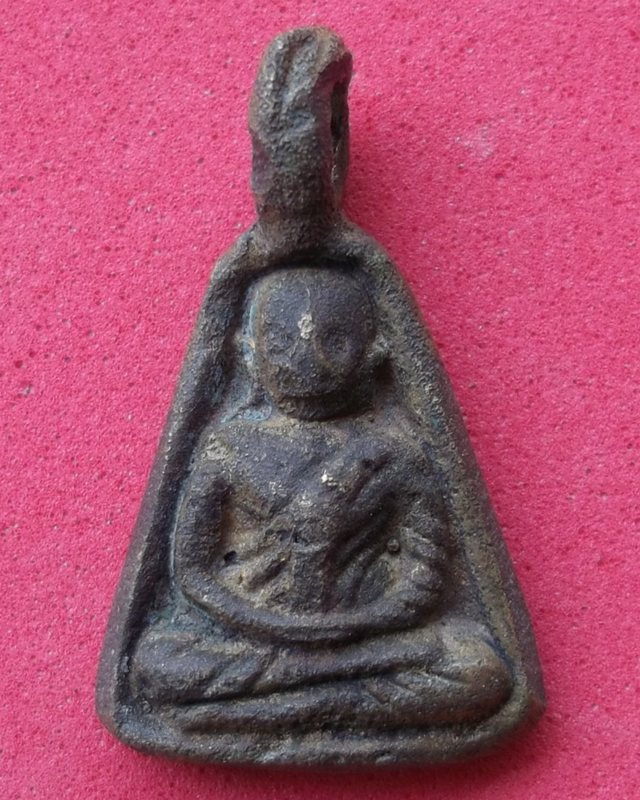 หลวงพ่อเงินจอบเล็ก