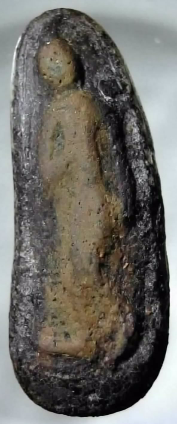 พระสรรค์ยืน เนื้อดิน ดูให้หน่อยครับ ดีหรือไม่ดีครับ