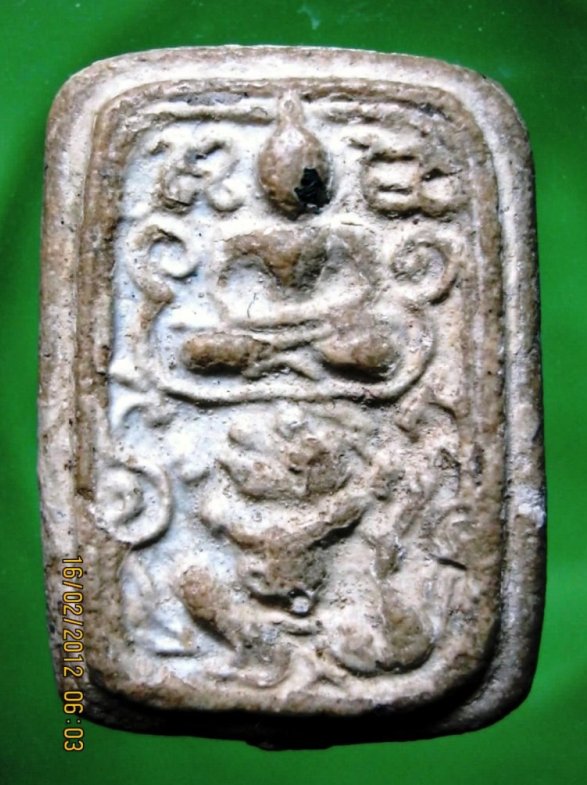 พระคู้สลอด พิมพ์ทรงหนุมาน ช่วยดูหน่อยครับแท้หรืไม่แท้ครับ