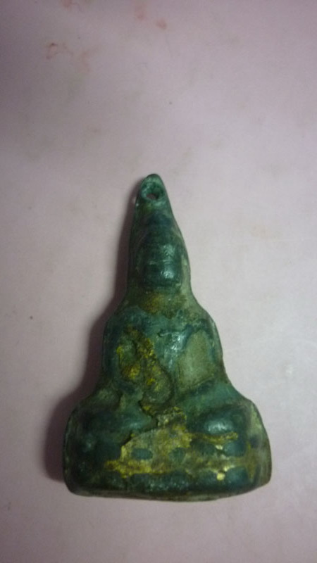 รบกวนสอบถามครับพระอะไรกรุไหนแท้หรือเทียมครับ