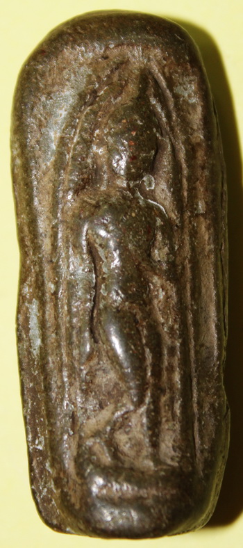 พระลีลาเม็ดขนุน เนื้อเขียวหินครก