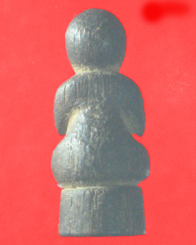 รบกวนช่วยดูพระปิดตาไม้แกะด้วยครับ