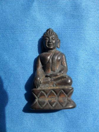 พระขนาด 1 นิ้ว เนื้อสำริดใครรู้ช่วยบอกที