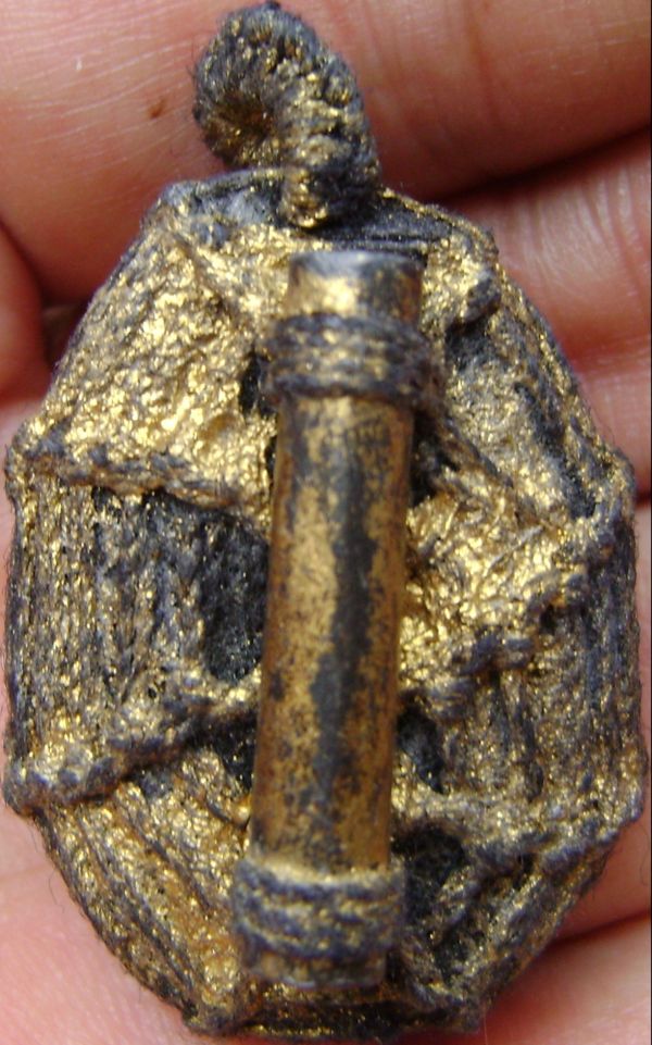 เบี้ยแก้ มัดตระกรุด