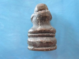 พระปิดตาเนื้อสำริดไม่ทราบที่ค่ะ