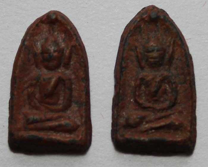 สอบถาัมผู้รู้ครับว่าพระ2องค์นี้คือพระอะไรครับ