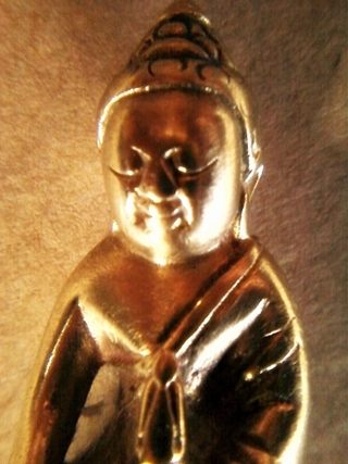 อาราธนาท่านติดตัวเป็นประจำครับ