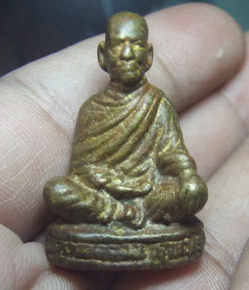 รูปหล่อหลวงพ่อลออ วัดหนองหลวง