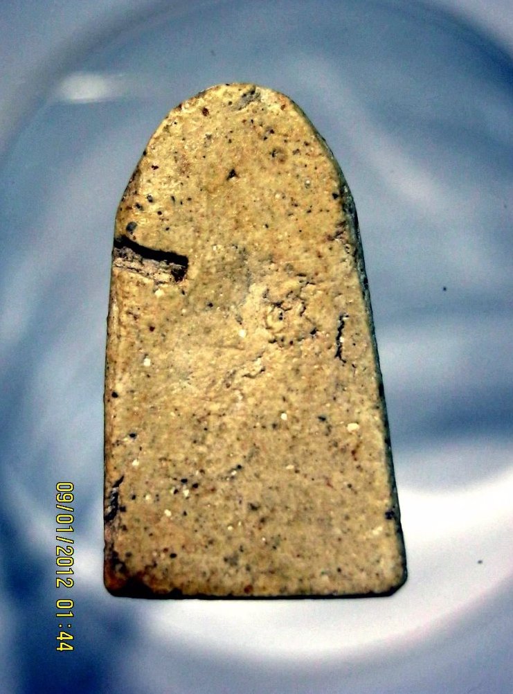 พระเนื้อผง องค์นี้ใครรู้ที่มาช่วยบอกหน่อยนะครับ.